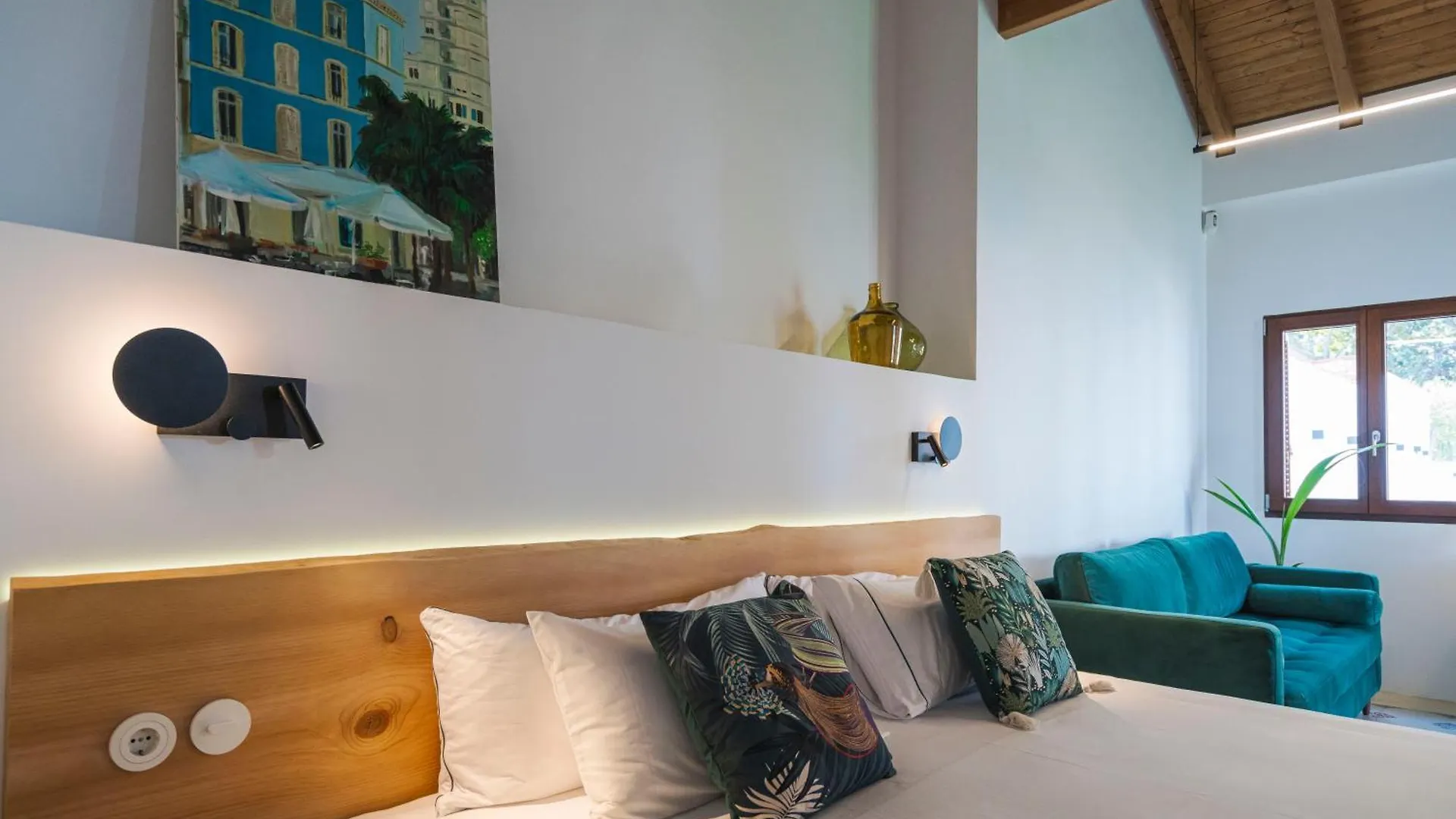 La Moderna Suites Málaga 0*,