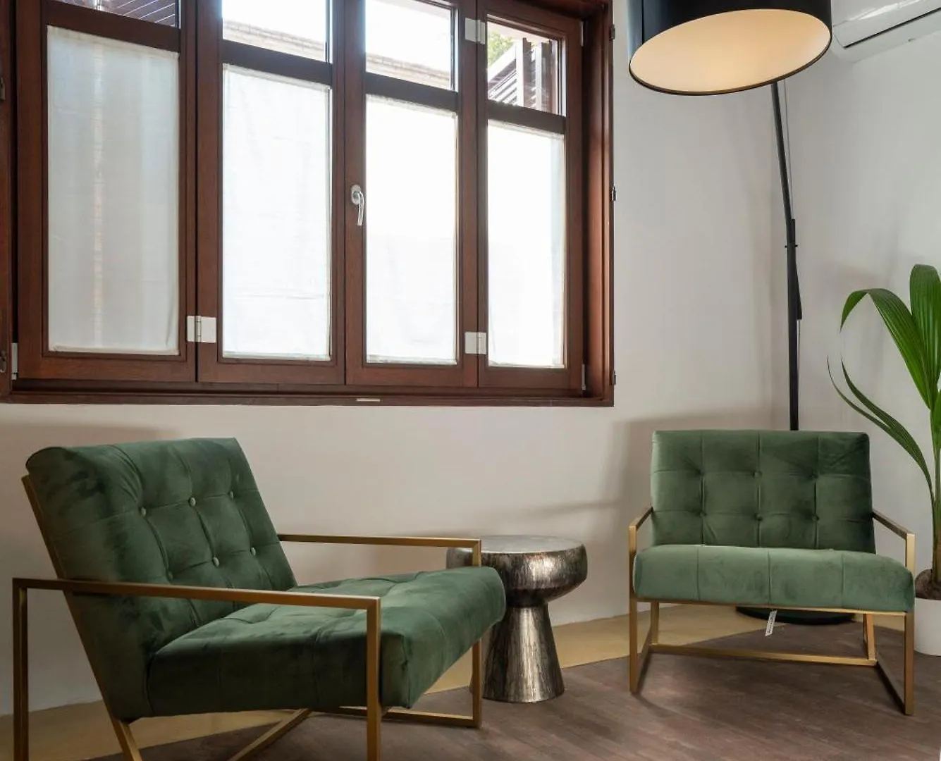La Moderna Suites Málaga 0*,
