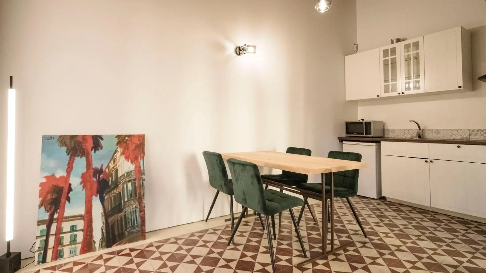 La Moderna Suites Málaga 0*,
