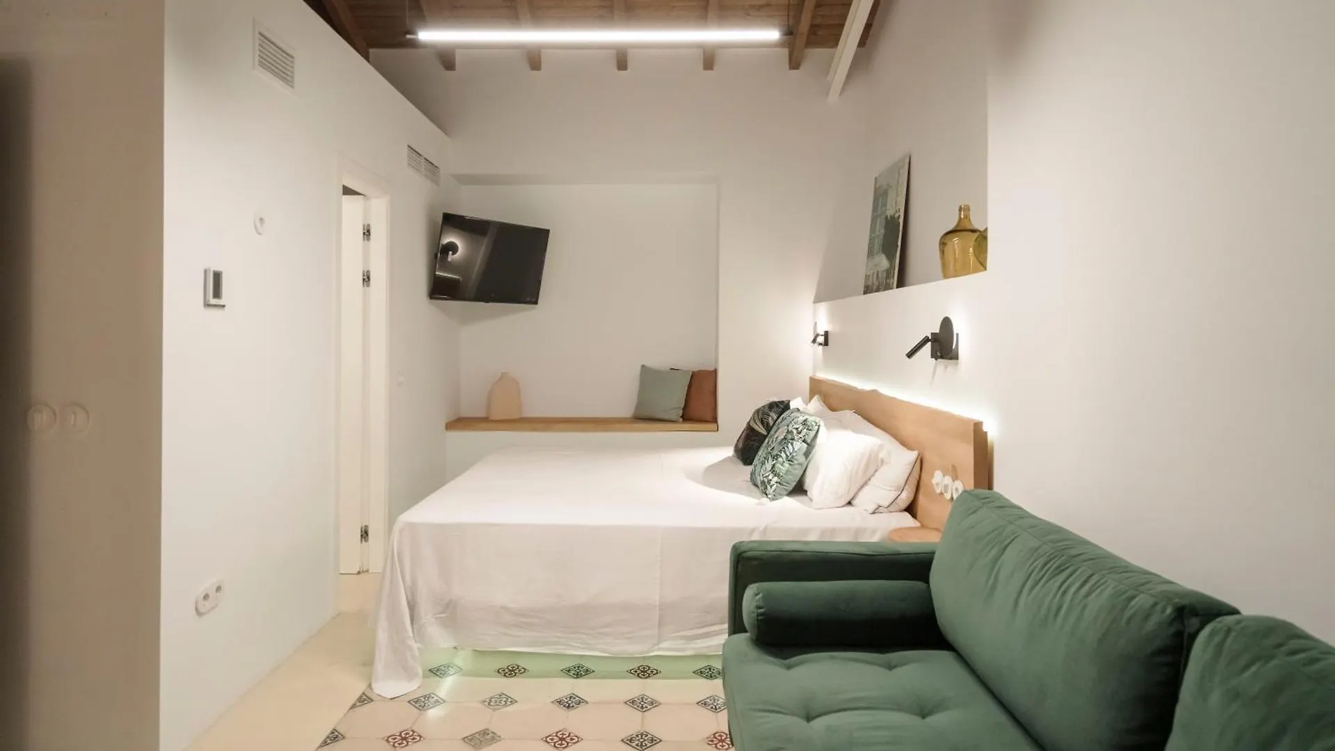 La Moderna Suites Málaga 0*,  Spanien